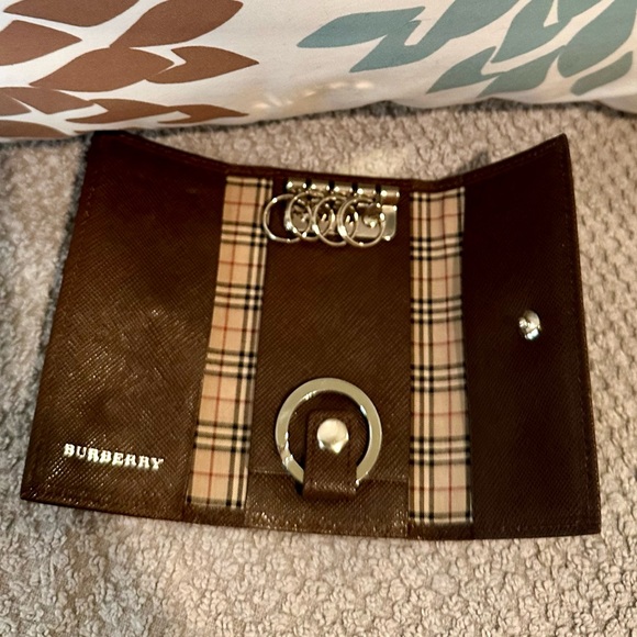 Like new- Burberry Brown Key Holder - Picture 1 of 12